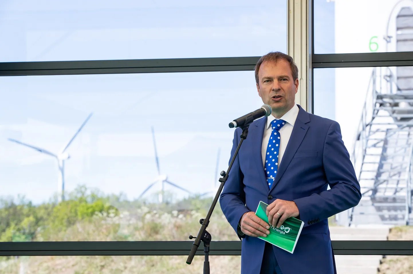 Paldiski tuulepargis sõlmiti nädal aega tagasi 493-miljoniline Nelja Energia ostutehing. Pildil Eesti Energia juht Hando Sutter