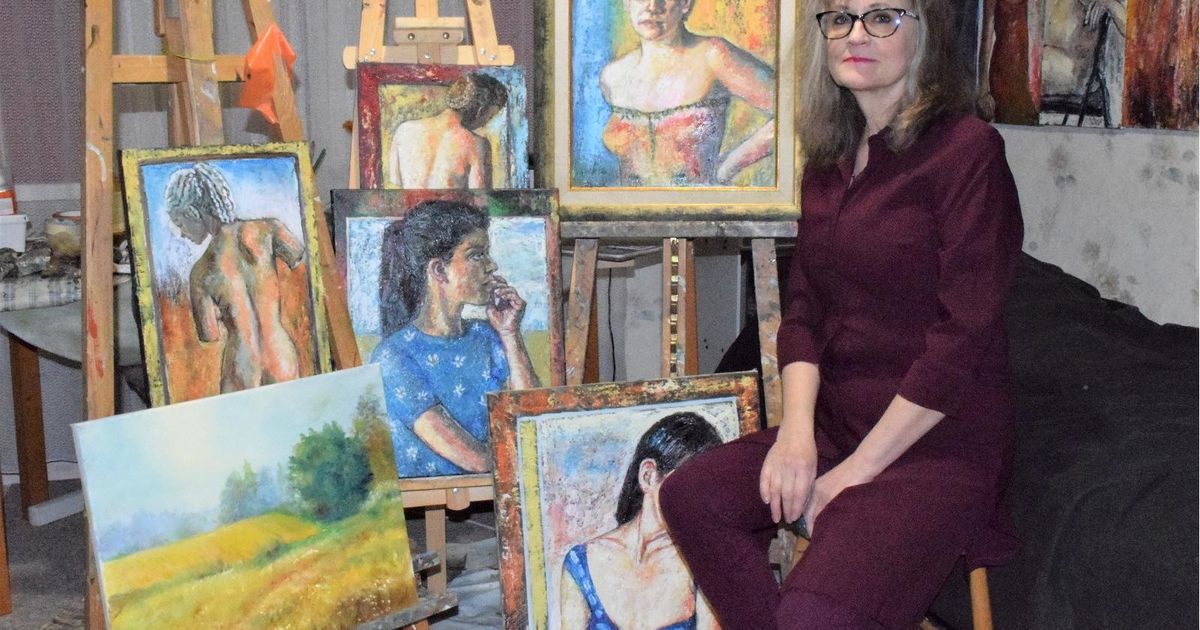 Kunstnik võõrustab kunstihuvilisi koduses galeriis