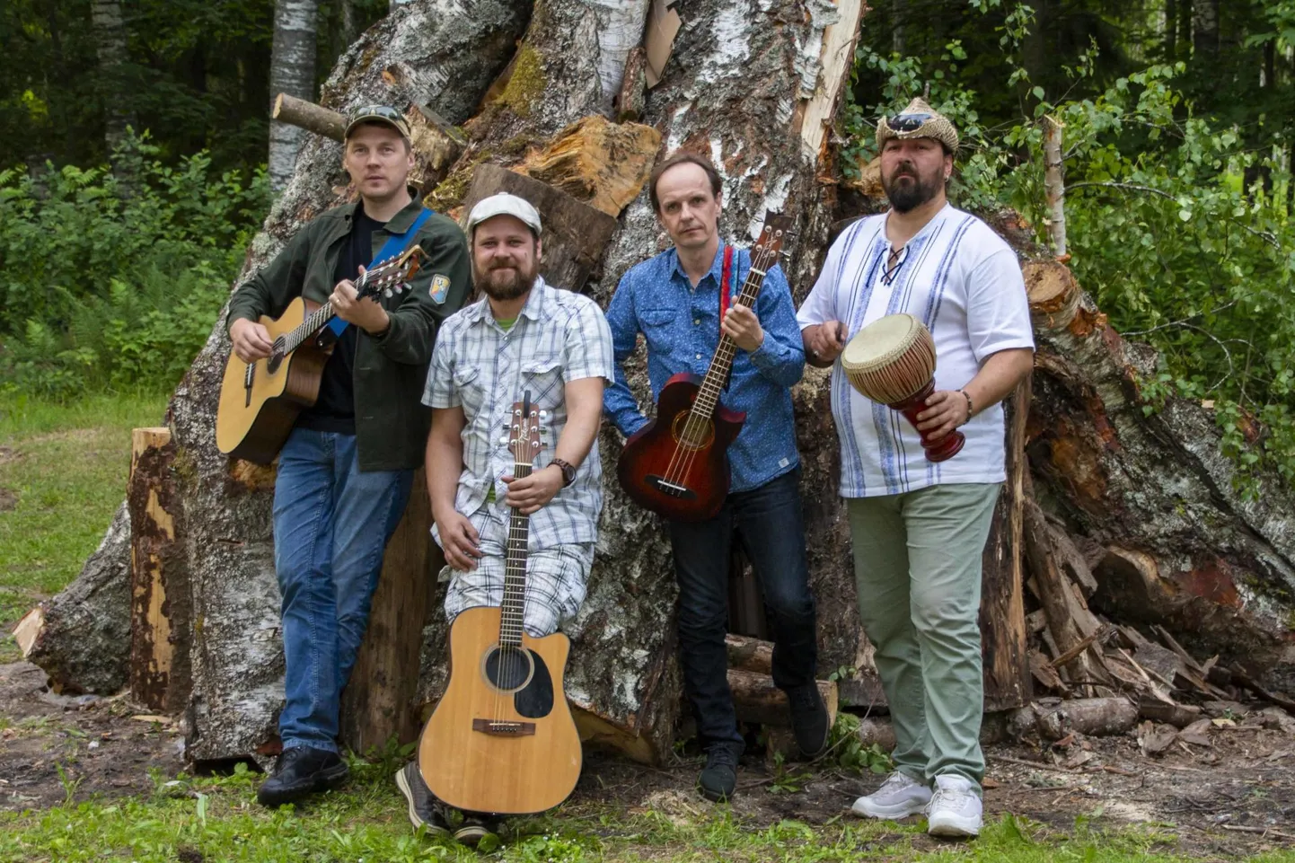 Fotol ansambli Öösorr täiskoosseis: Aare Pai, Priit Öövel, Clint, Sulliwan. FOTO: Aiky Penno