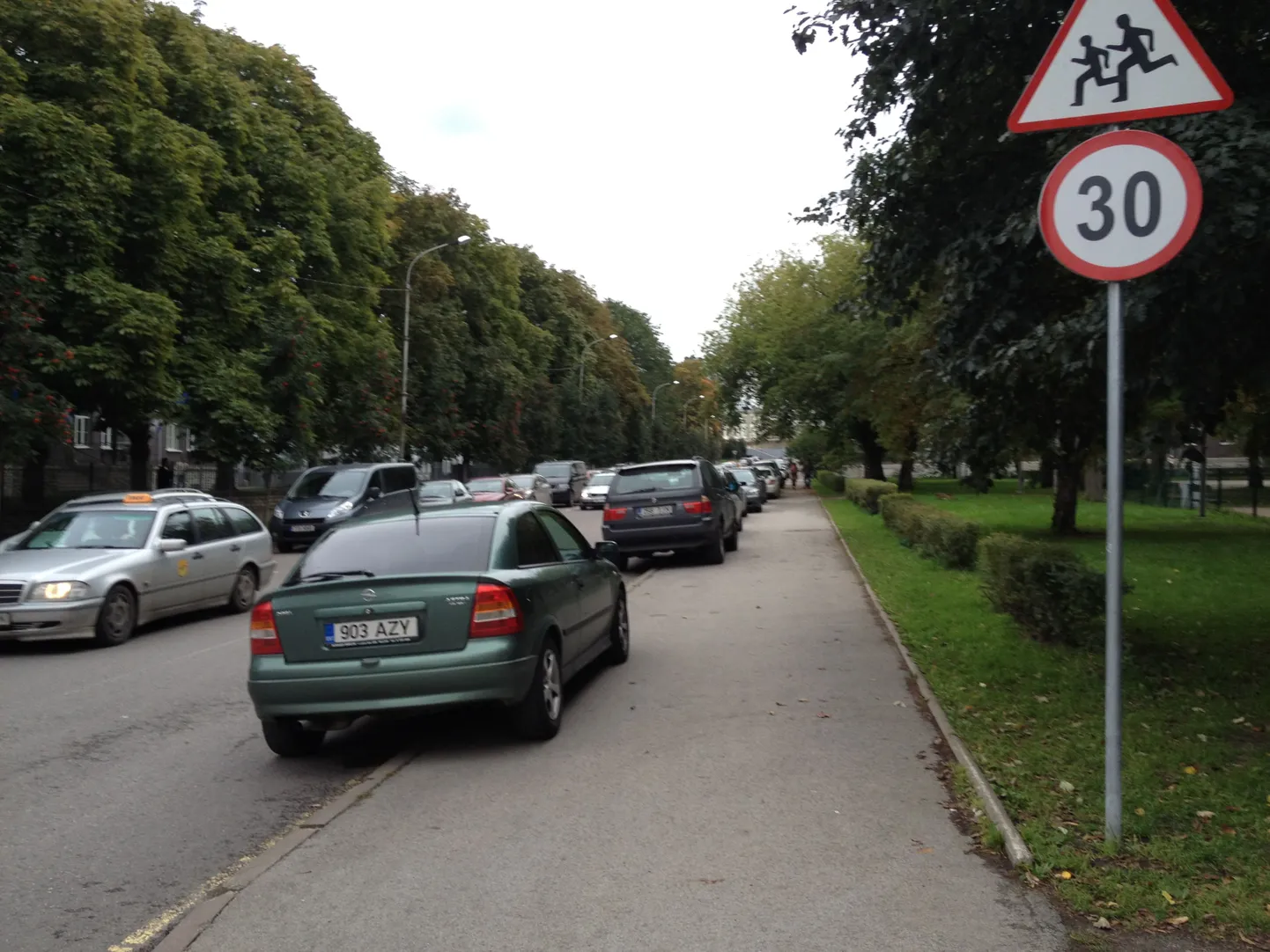Autovaba päev Koidu tänaval.
