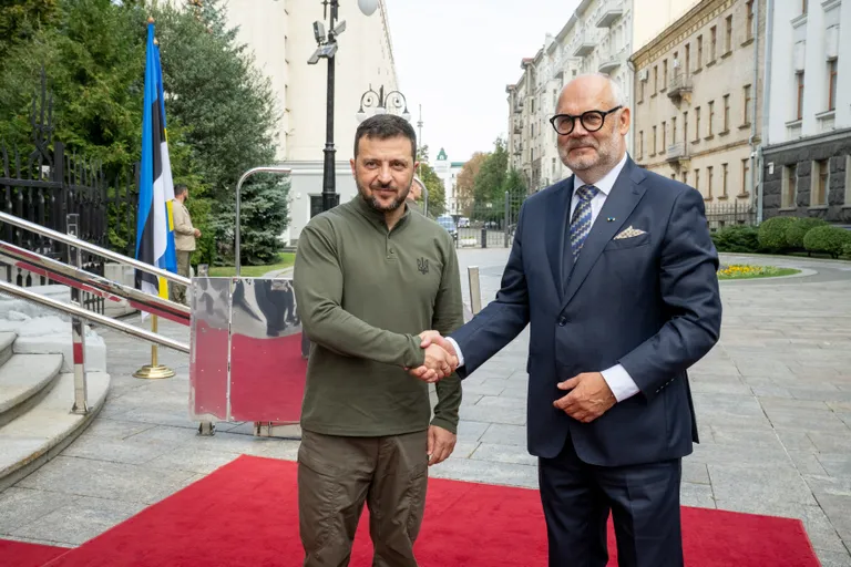 Владимир Зеленский и Алар Карис в Киеве.