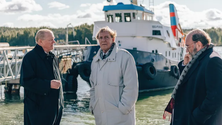 Eesti näitlejatest teevad seriaalis kaasa Kaspar Velberg, Rain Simmul, Doris Tislar, Gert Raudsepp, Egon Nuter, Juhan Ulfsak jt