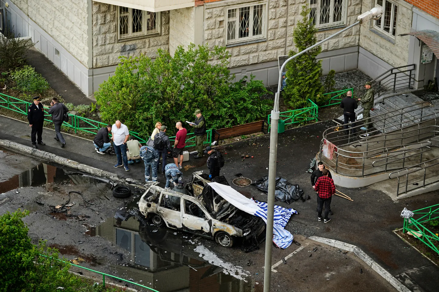 В пригороде Москвы вчера в результате взрыва автомобиля погиб генерал-лейтенант Ярослав Москалик.