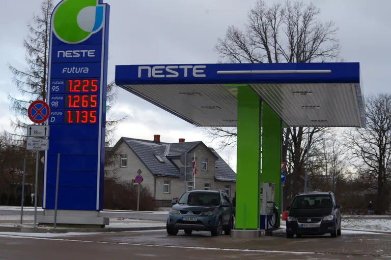 Alūksne Neste tankla.