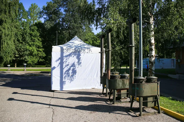 Keldrikorruse uputuse tõttu pidid köögi töötajad eile süüa valmistama väliköögis. Tänasest on aga tavapärane töökorraldus taastunud.