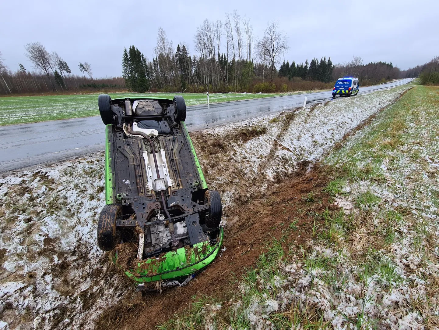 Täna hommikul juhtus liiklusõnnetus Aovere-Kallaste-Omedu maanteel, kus 62-aastane naine oma sõiduki üle kontrolli kaotas.