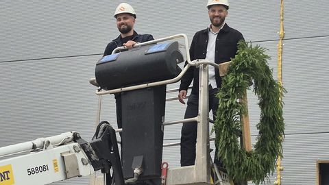 GALERII ⟩ Võrus jõudis katuse alla piirkonna esimene sisehall nii tennise kui padeli mängimiseks