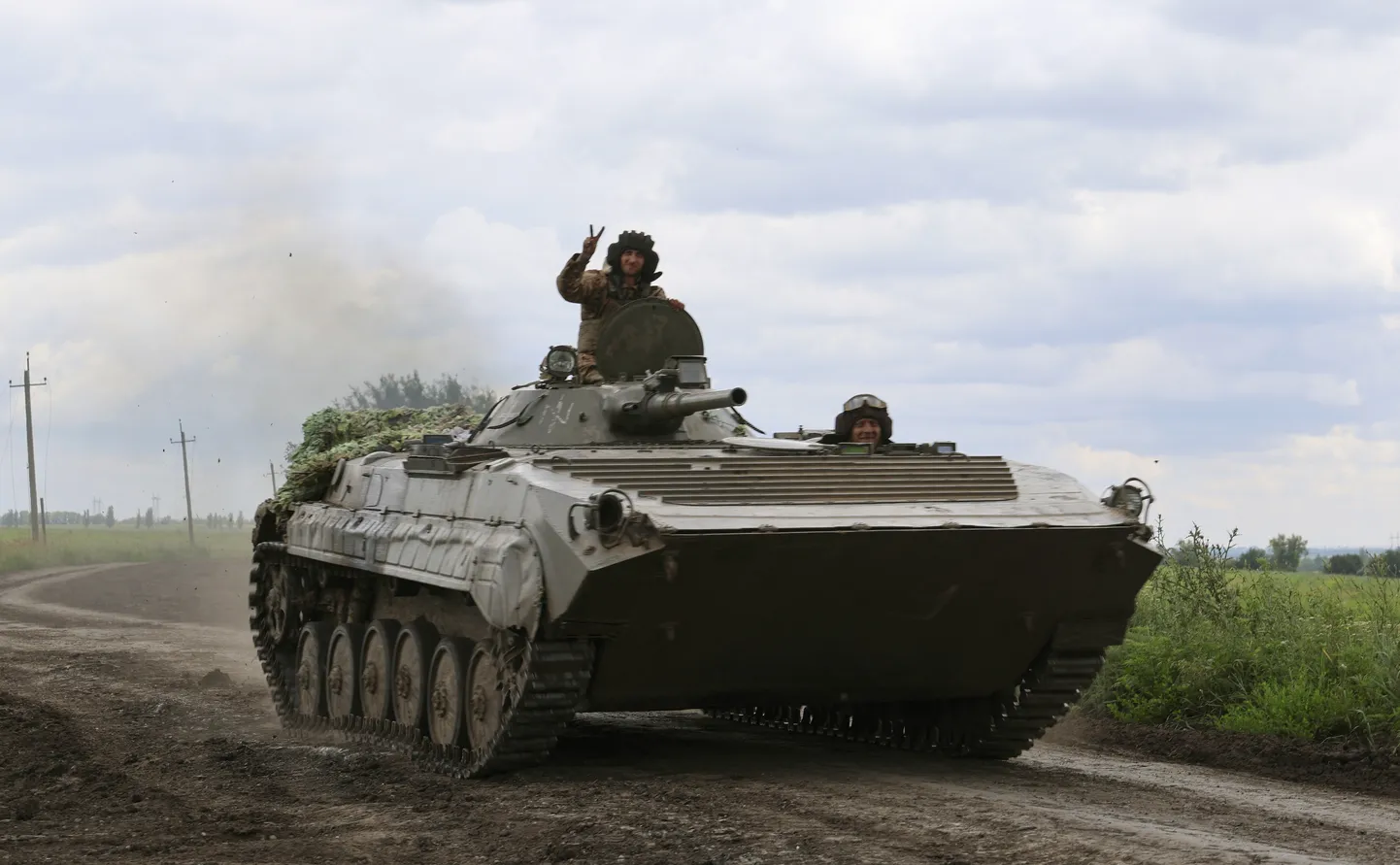 Ukraina sõjaväelased soomukiga. Foto on illustratiivne.