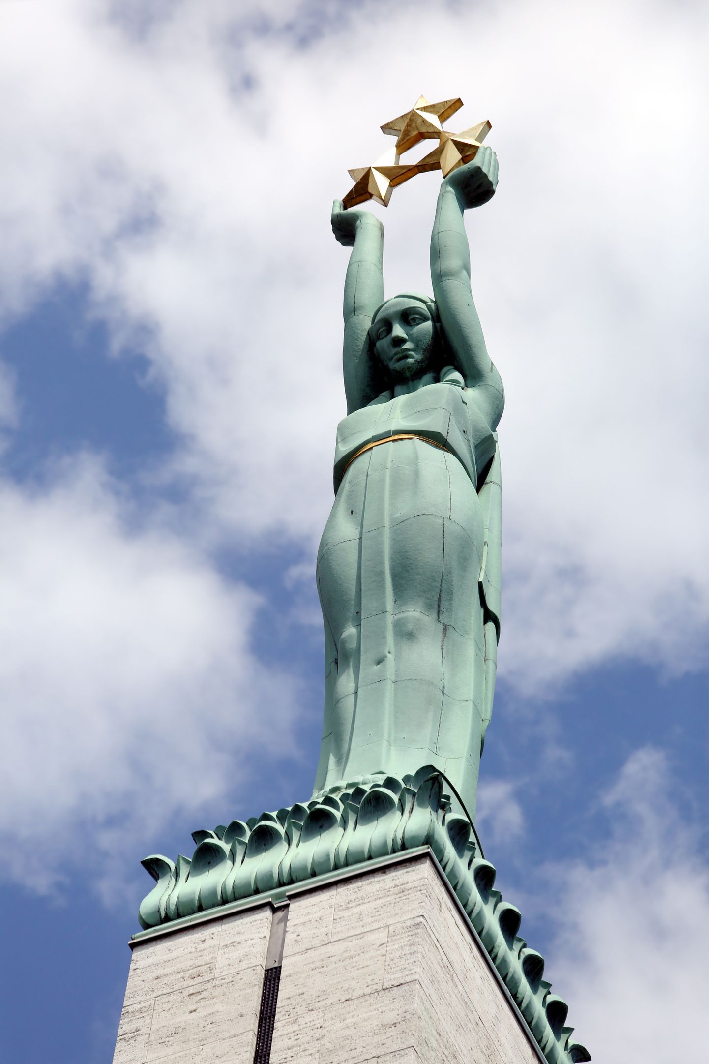 Памятник Свободы в Риге.