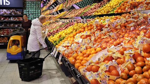 Война сократила потребительский спрос в российских магазинах, но ассортимент товаров остался прежним