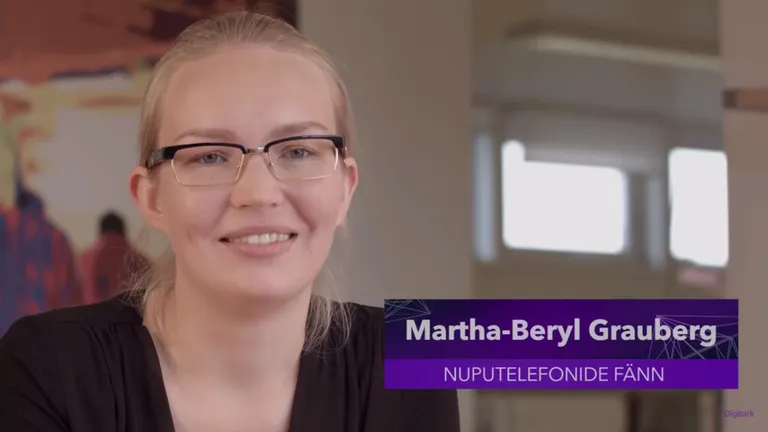 Ajakirjanik ja ema Martha-Beryl Grauberg kodustas uue nutika klapi-nupu-telefoni LG Wine Smart.