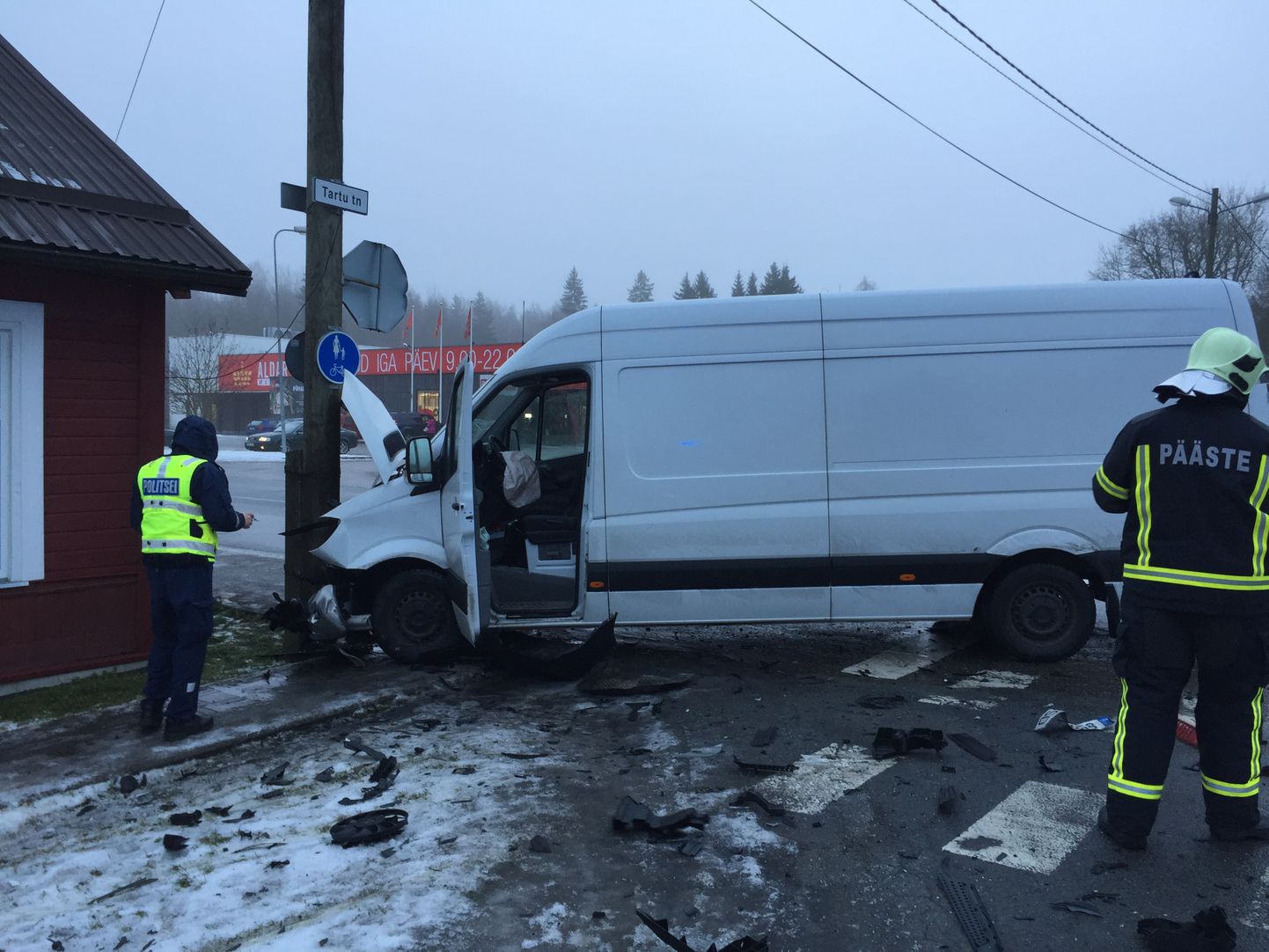 Liiklusõnnetus Rakveres Lilleoru ja Tartu tänava ristmikul.