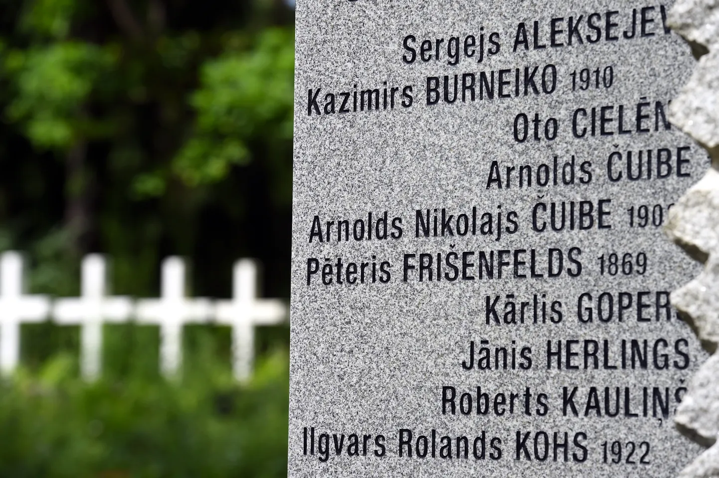 Meža kapu "Balto krustu" kapulauks, kur, pieminot Baigajā gadā un Gulaga nometnēs nogalinātos Latvijas iedzīvotājus, notiks Latvijas Okupācijas muzeja rīkotajā svētbrīdis.
