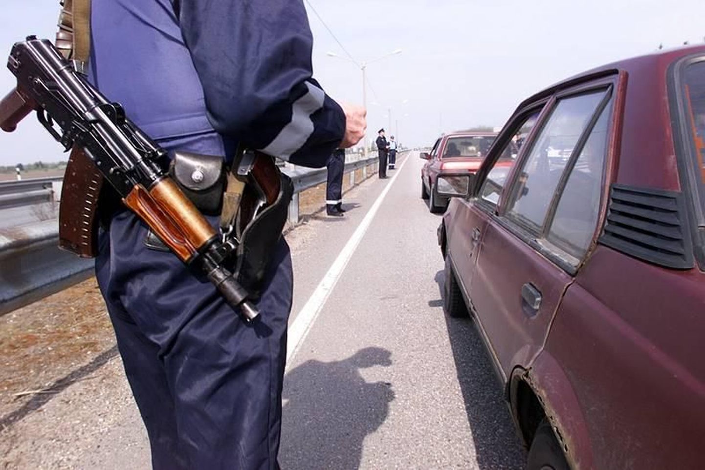 Täies relvis politseinike nägi näiteks 2002. aastal kui käivitus üle-eestiline politseioperatsioon Juri Ustimenko tabamiseks.