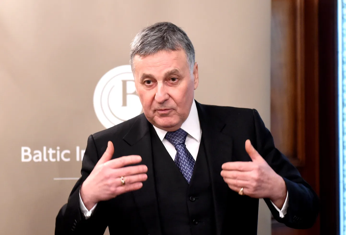Валерий Белоконь