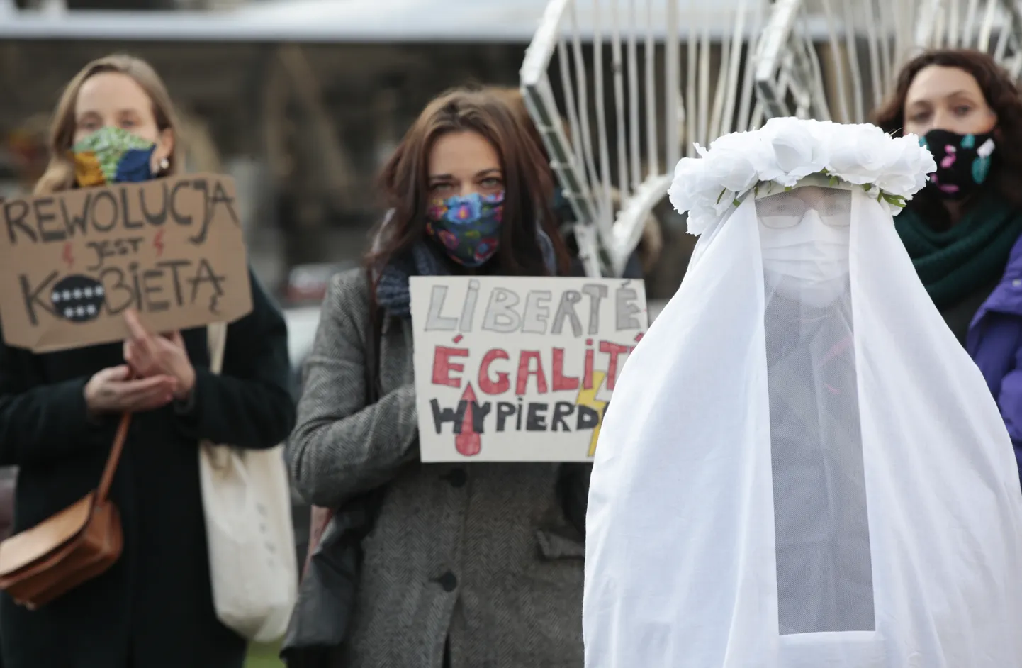 Protesti Polijā pret abortu aizliegumu