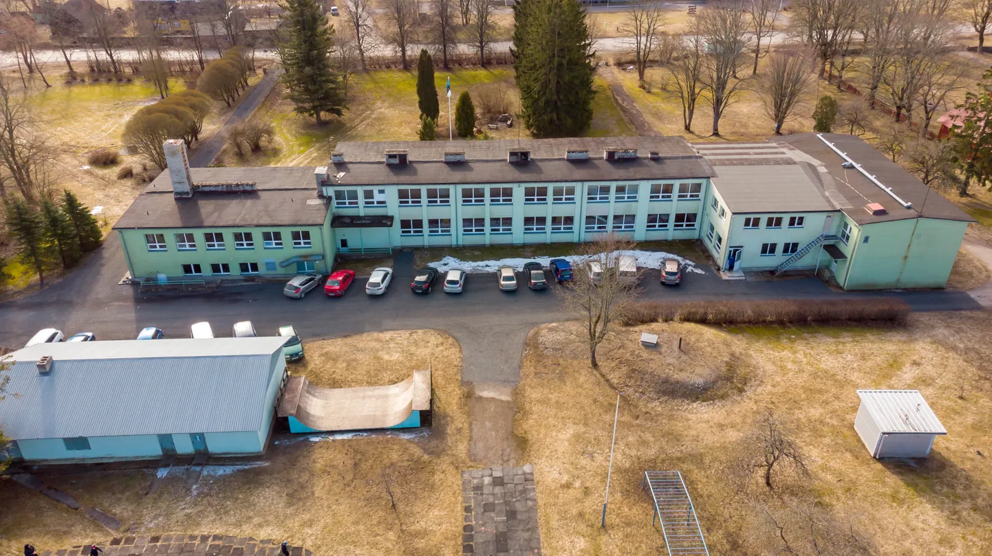 Kas Pöide kool saab tulevikus osaks Ida-Saaremaa koolist, näitab aeg.