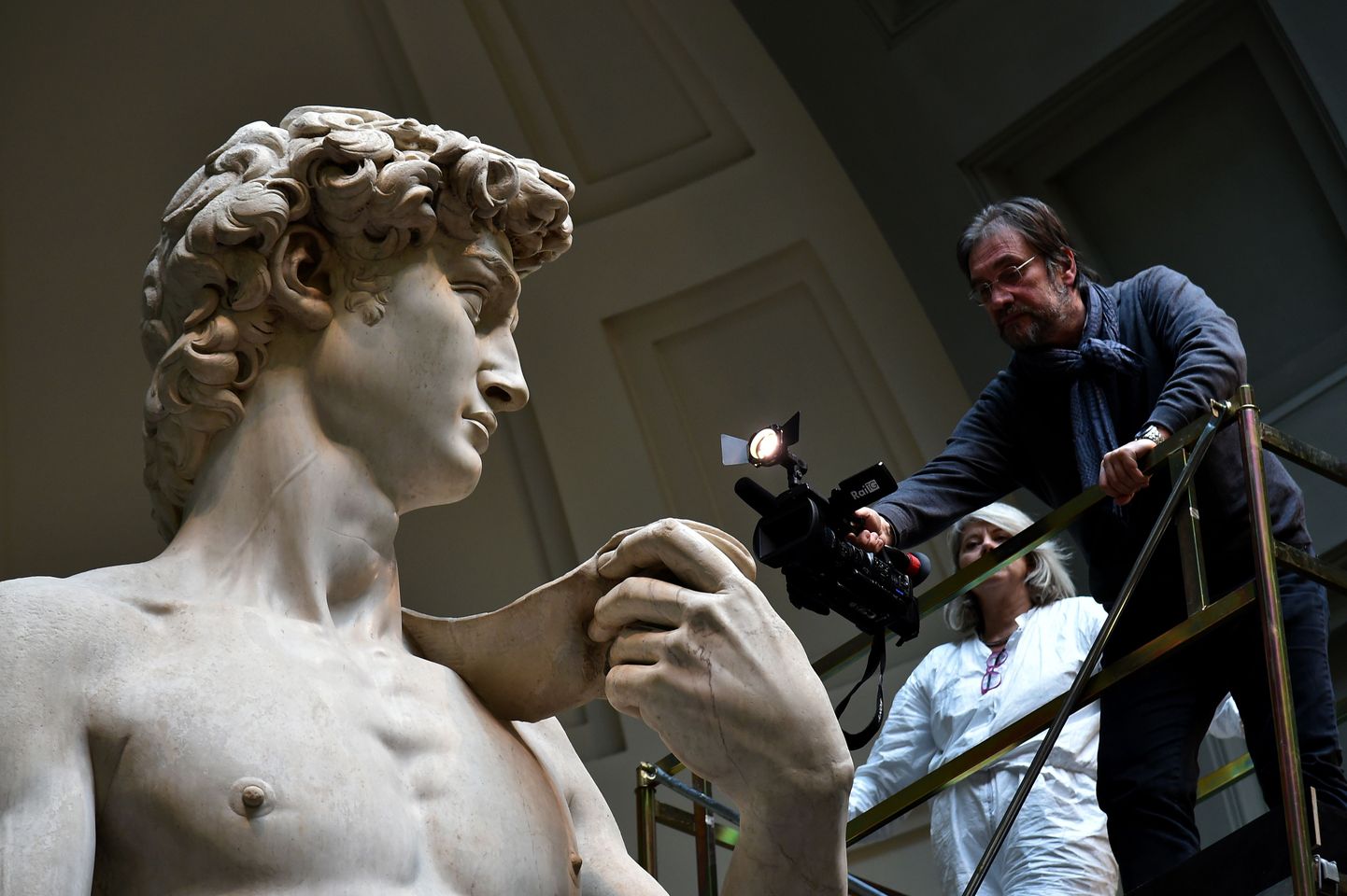 Michelangelo Taaveti kuju kaela paremal poolel on näha kaelaveeni
