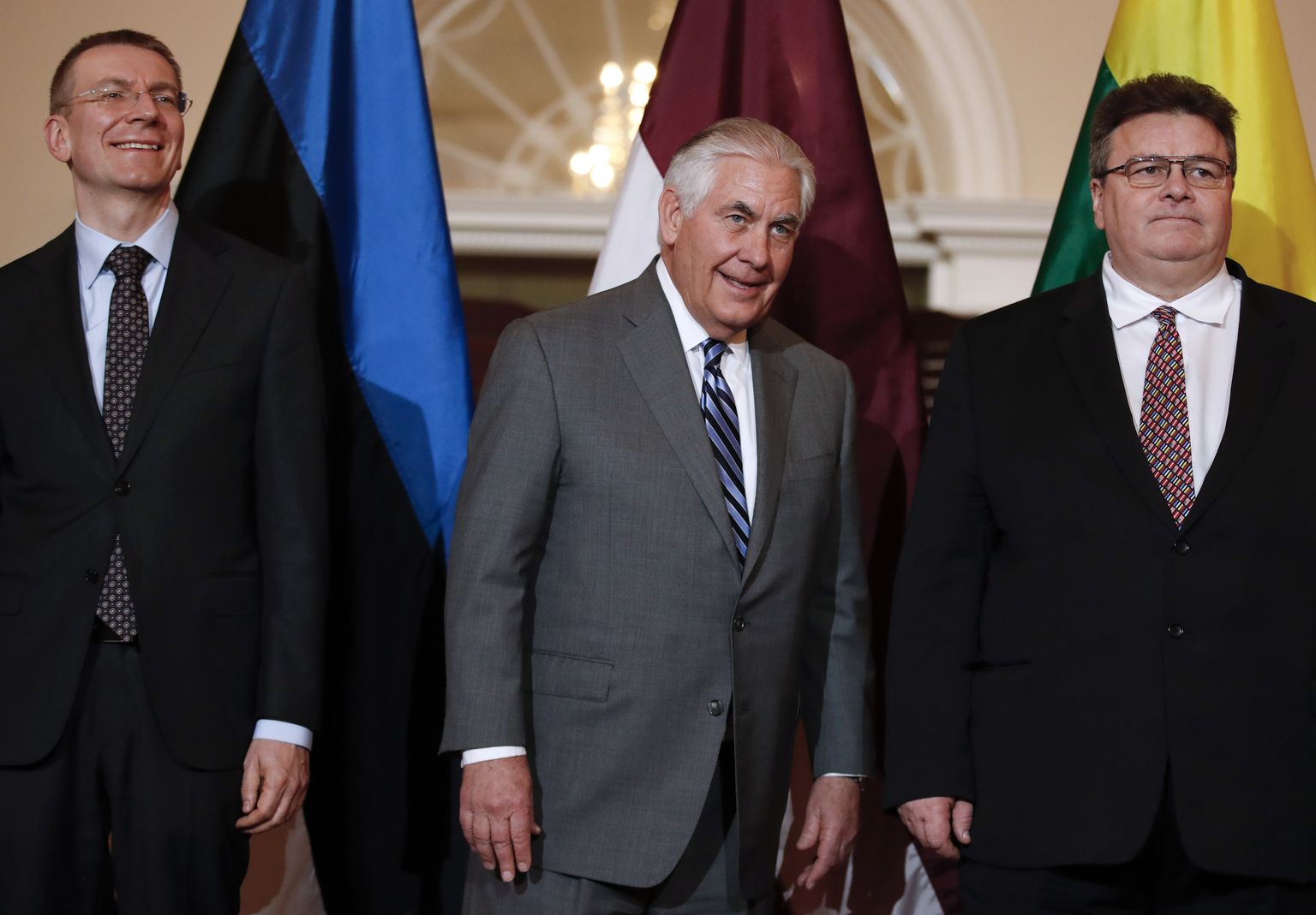 USA välisminister Rex Tillerson esmaspäeval välisministeeriumis koos Eesti välisministri Sven Mikseri, Läti välisministri Edgars Rinkēvičsi ja Leedu välisministri Linas Linkevičiusega.