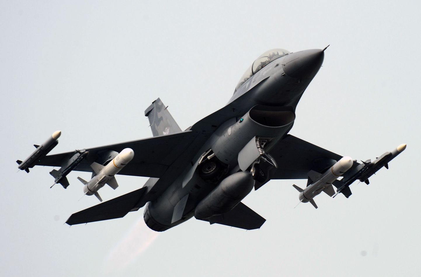 USA hävituslennuk F-16