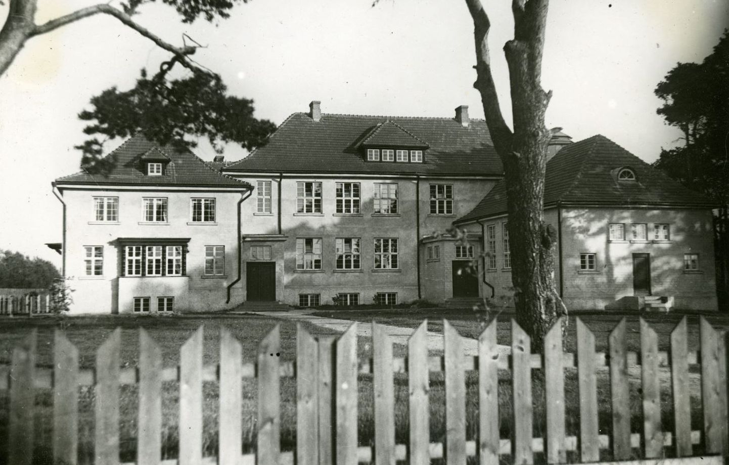 Rääma koolimaja peale valmimist, 1929.