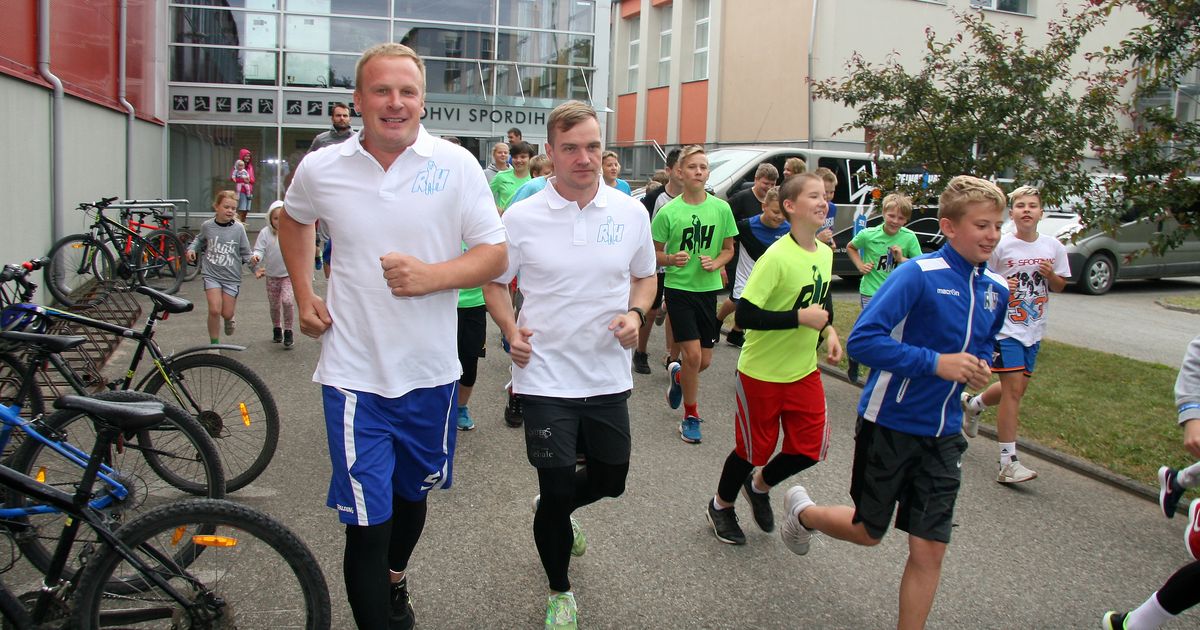 Ott Lepland käis Jõhvis kossutrennis