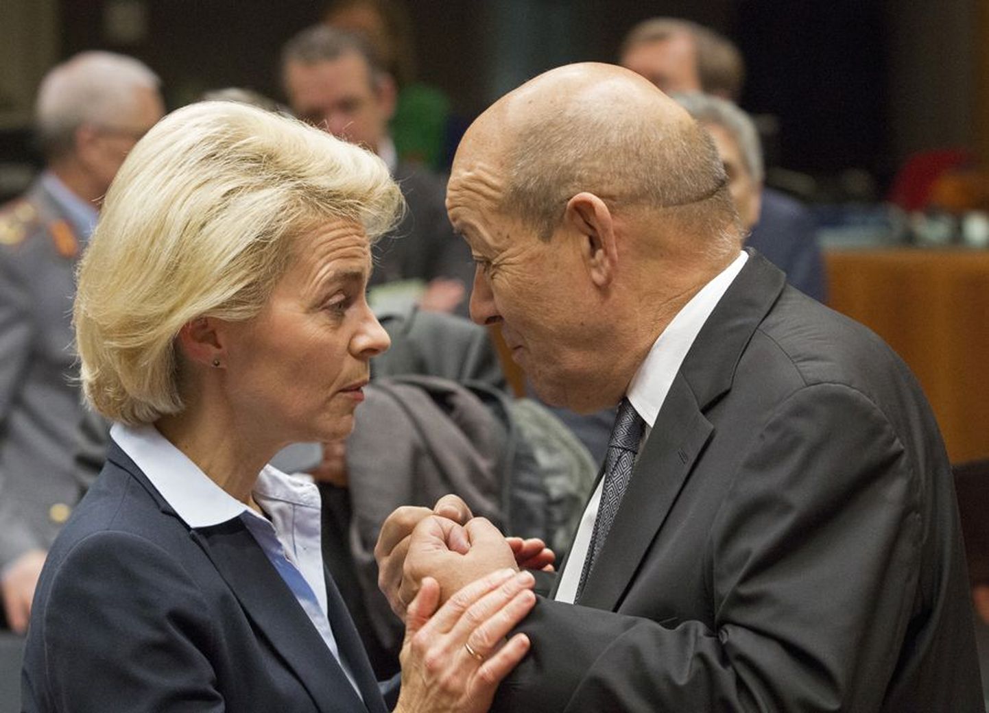 Saksa kaitseminister Ursula von der Leyen oli üks neist, kes avaldasid eile toetust Prantsusmaa kaitseministrile Jean-Yves Le Drianile.