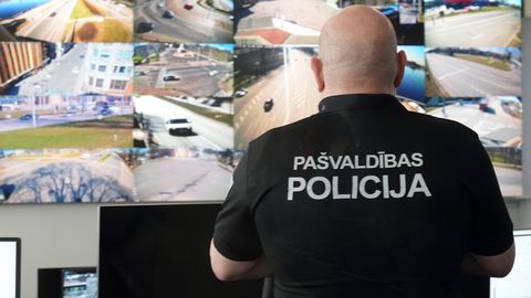 FOTO UN VIDEO ⟩ Rīgā uzraudzīs kārtību ar teju 600 videonovērošanas kameru tīklu