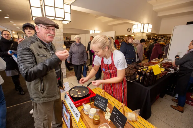 Kalamatsi meierei Järvamaa messil.