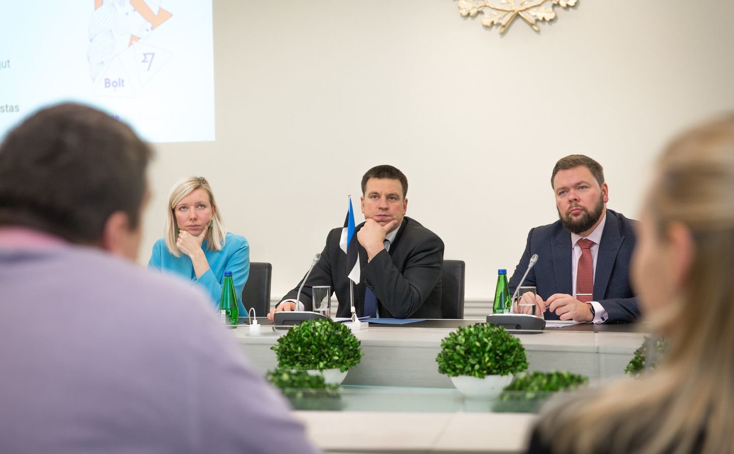 Peaminister Jüri Ratas ning väliskaubandus- ja infotehnoloogiaminister Kaimar Karu kohtumisel idufirmade esindajatgega.