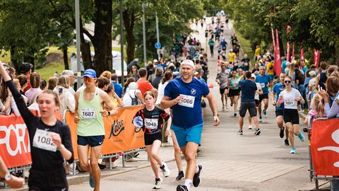 Narva tänavatel jooksis mitu tuhat inimest