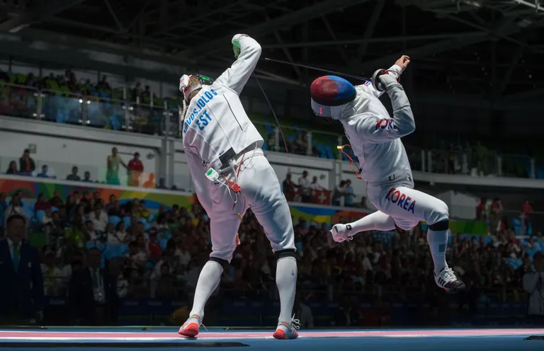 Nikolai Novosjolovi imepärane torge pani Lõuna-Korea sportlase Park Kyoungdoo tantsima (I koht). Meeste epeevõistluse 1/32 finaal Rio olümpiamängudel. 9. august. / Foto