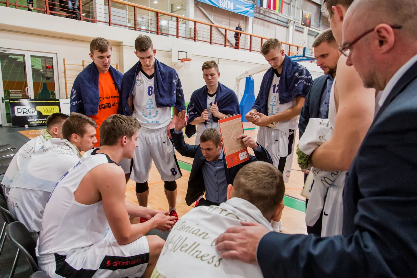 Pärnu Sadam asus veerandfinaalseeriat Valga vastu 2:1 juhtima.