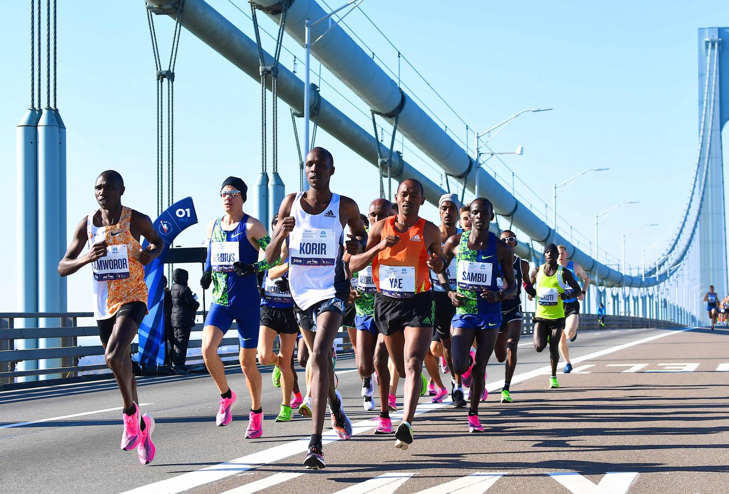 Ņujorkas maratona dalībnieki.