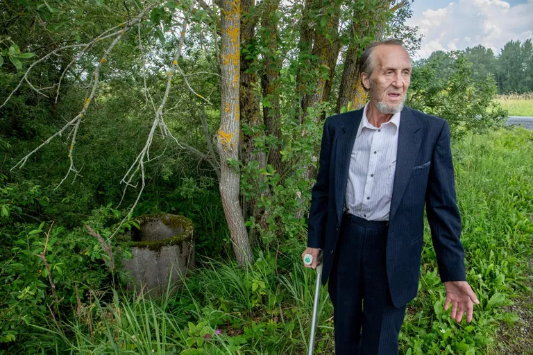 Koera rünnaku päeval oli Kamblal seljas sama ülikond, mis kaevu kukkudes määrdus.