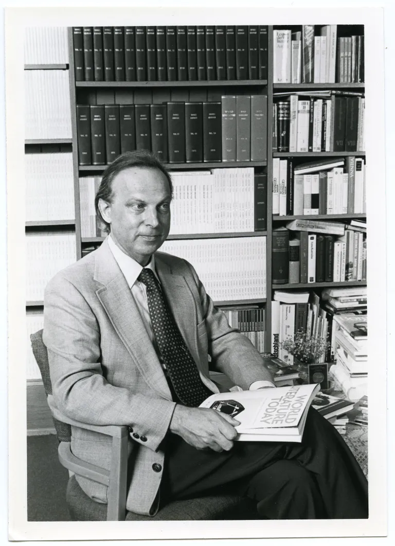 Ivar Ivask ajakirjaga World Literature Today.