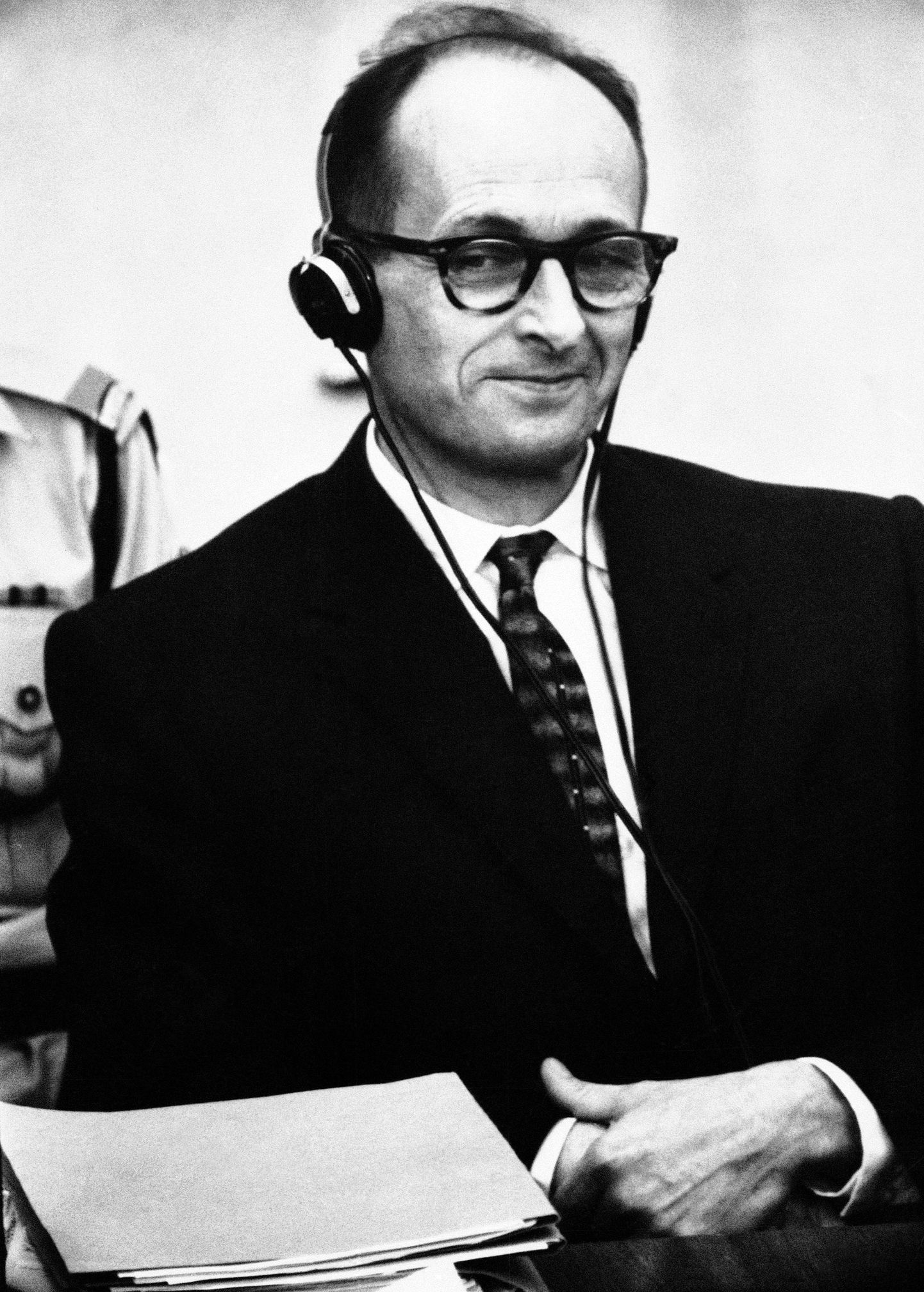 Adolf Eichmann Jeruusalemmas kohtu all. Foto 7. juulist 1961. aastast