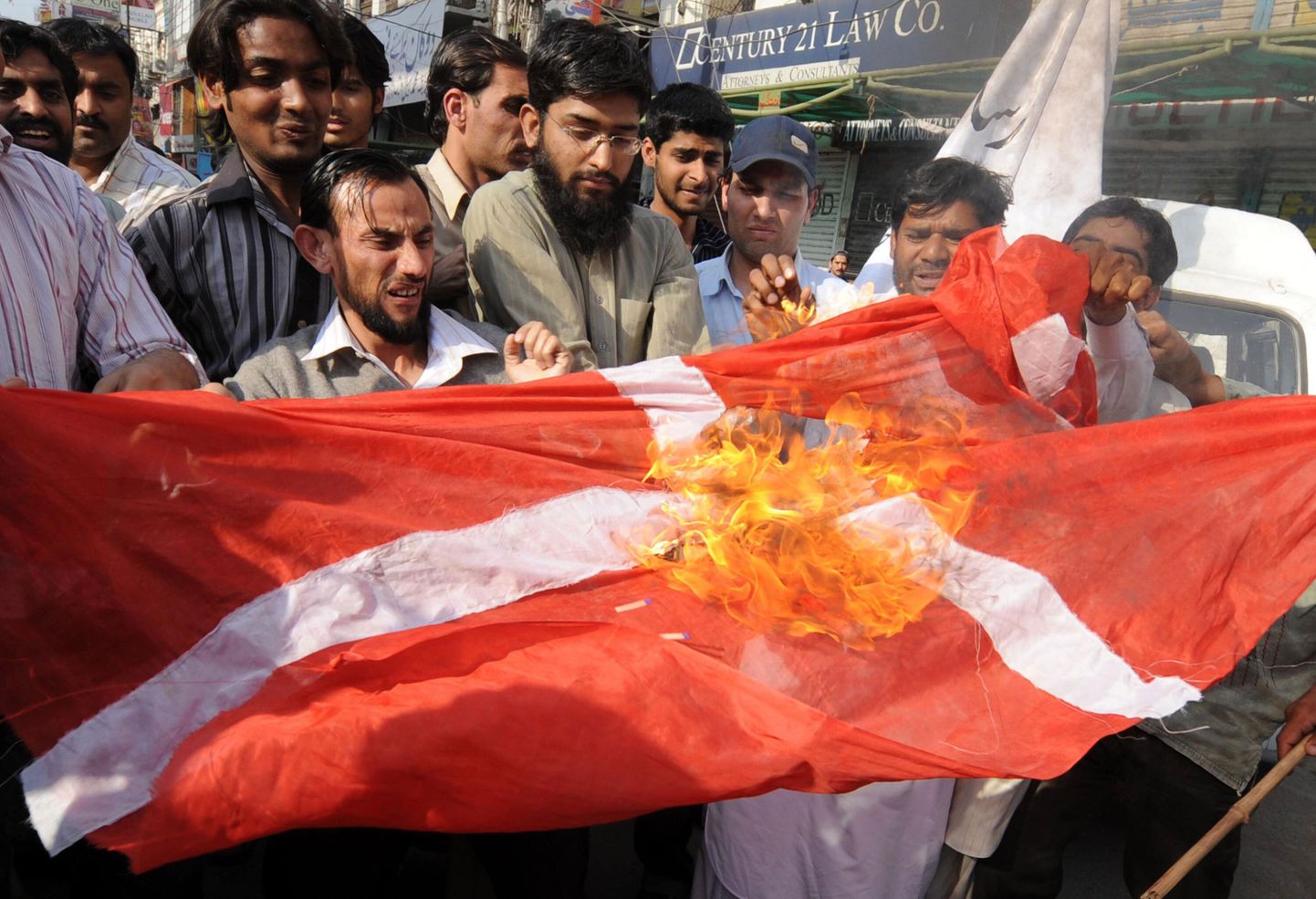 2008. aastal toimunud meeleavaldus Pakistanis, kus põletati Taani lippu.