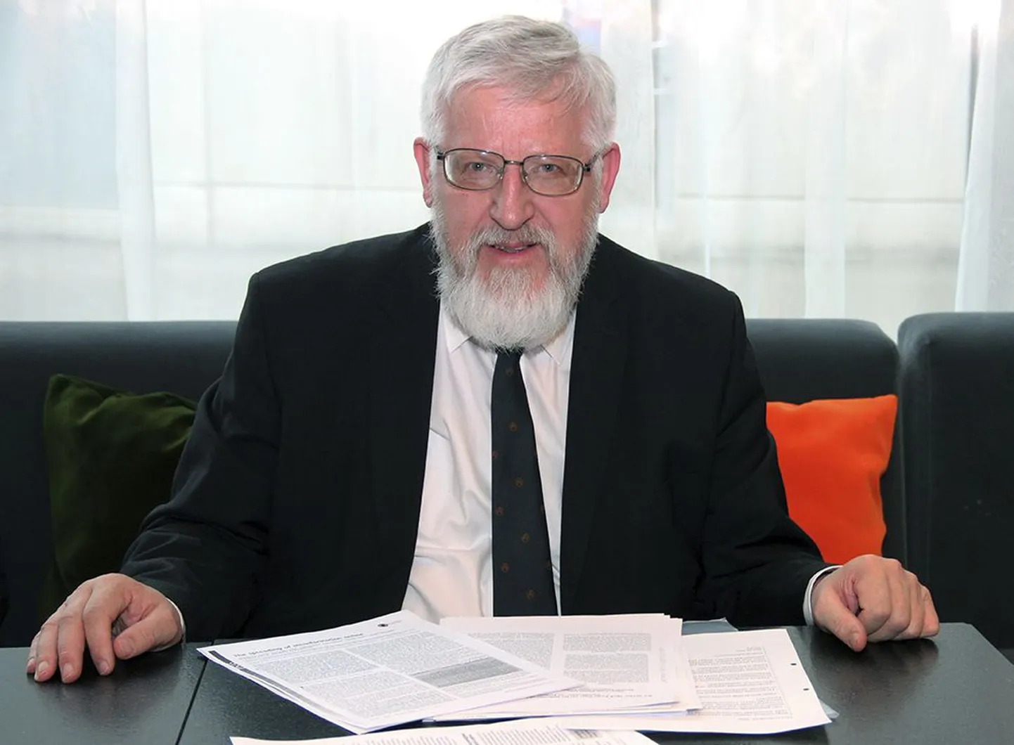 Teaduste Akadeemia president akadeemik Tarmo Soomere on veendunud, et tegelikult on infokülluse tingimustes vallandunud kõiges kahtlemise sündroom progressiivne osa teest ideaalse demokraatiani.