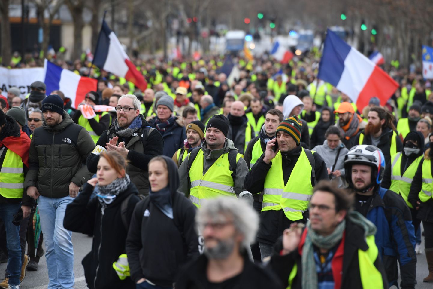 Kollavestide meeleavaldus Pariisis.