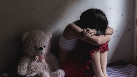 VÕIGAS ⟩ Süüdimõistetud pedofiil sai tütre hooldusõiguse, kes kuritarvitamisest rasestus