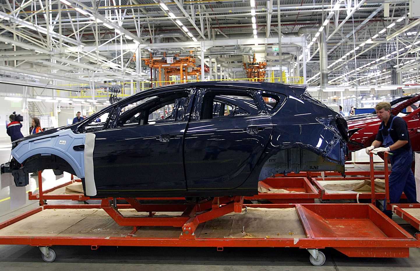 Opel Astrate koostamine General Motorsi tehases Peterburis.