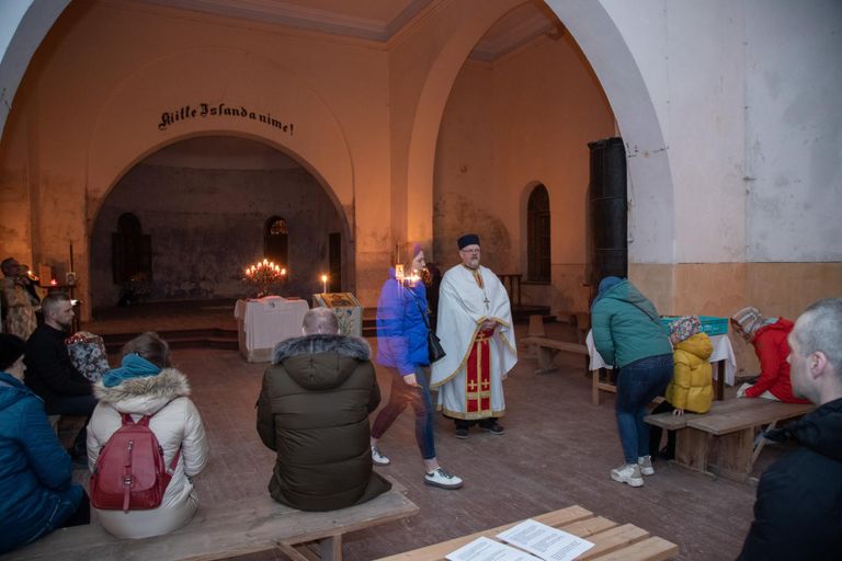 Ülestõusmispühade teenistus Suure-Jaani Peeter-Pauli kirikus.