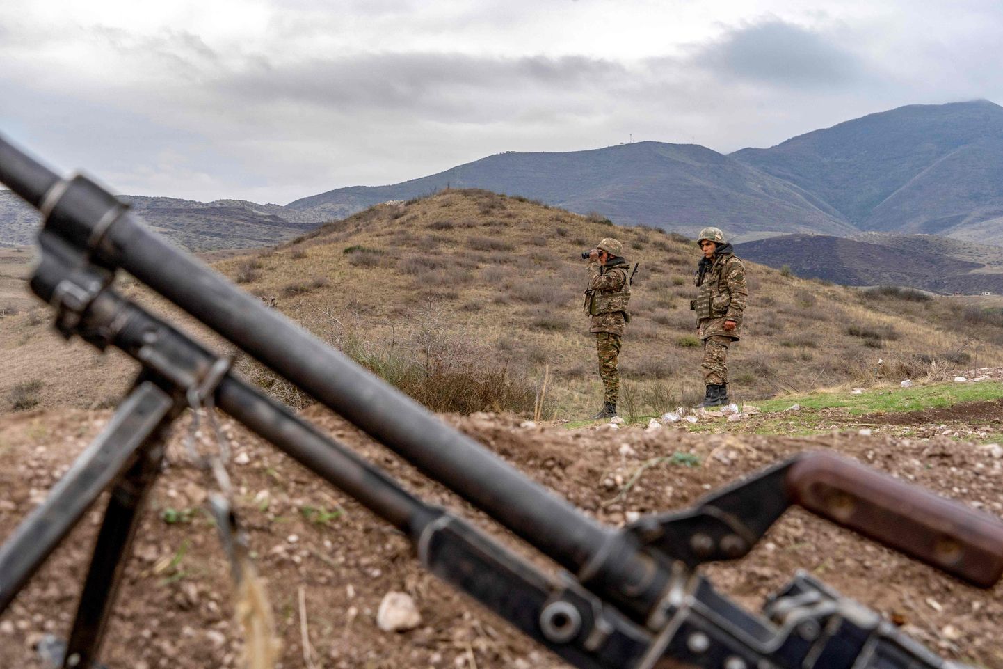 Armeenia sõdurid patrullimas Askerani lähistel.
