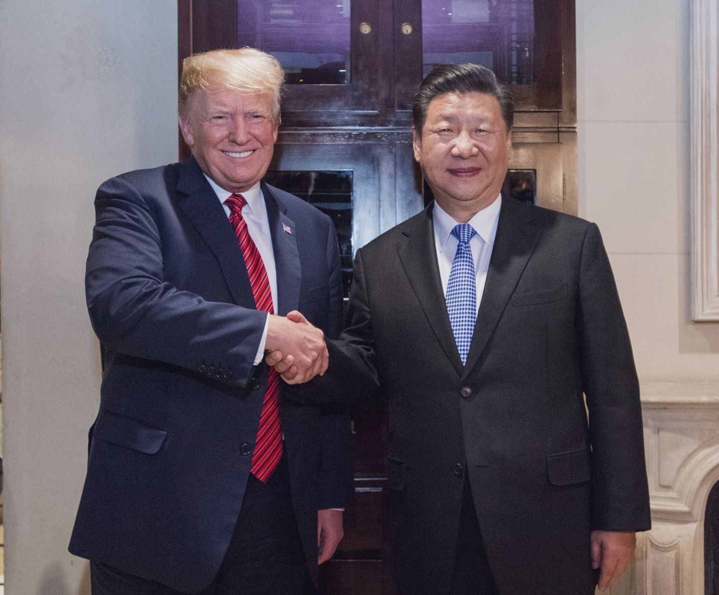 (181201) -- BUENOS AIRES, Dec. 1, 2018 -- Chinese President Xi Jinping (R) meets with his U.S. counterpart Donald Trump in Buenos Aires, Argentina, Dec. 1, 2018. President Xi attended a working dinner with President Trump in Buenos Aires on Saturday. ) (yy) ARGENTINA-BUENOS AIRES-XI JINPING-DONALD TRUMP-MEETING LixXueren PUBLICATIONxNOTxINxCHN