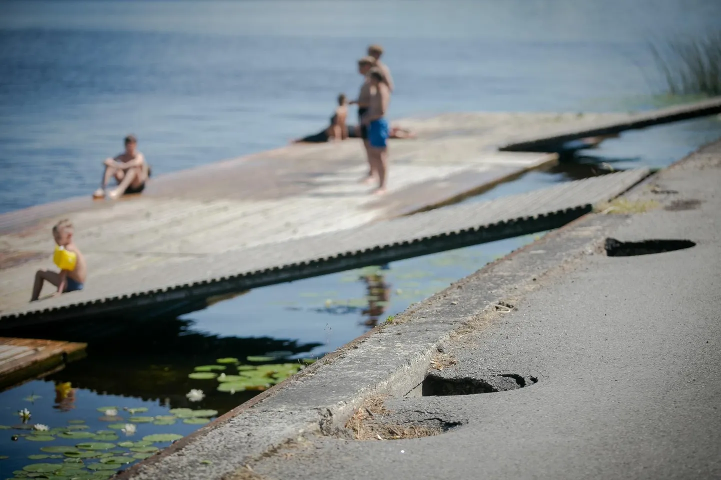 Sügavaid auke on Kalevi sõudebaasi juures kergteel mitu.