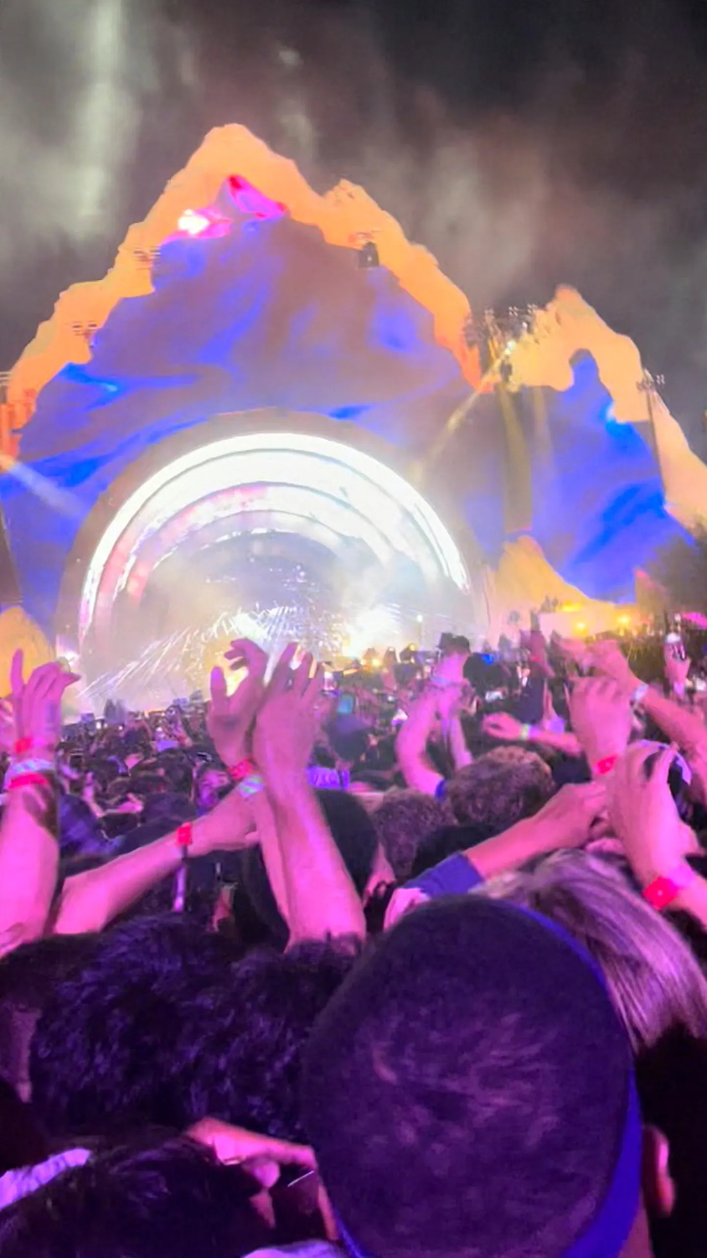 Inimesed 5. novembril USA-s Texases Houstonis Astroworld festivalil räpparite Travis Scotti ja Drake'i kontserdil