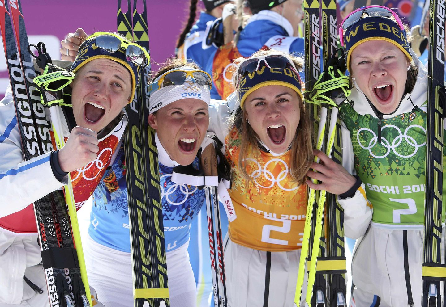 Charlotte Kalla ja Anna Haag (pildil keske) loodavad ka Pyeongchangi olümpialt kullaga naasta