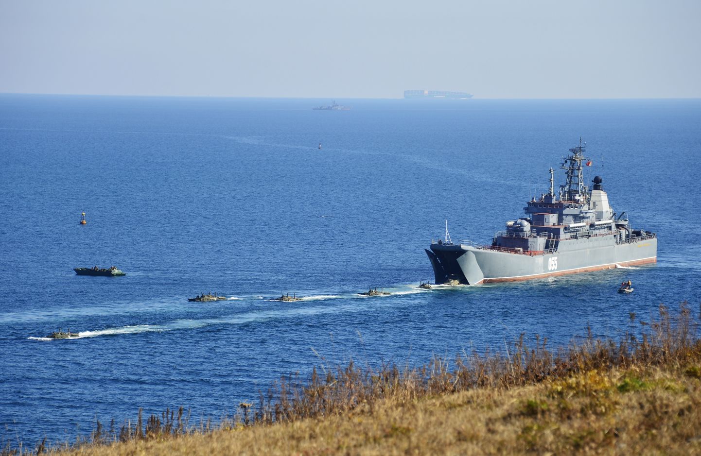 Vene Roputša-klassi dessantlaev Admiral Nevelskoi.