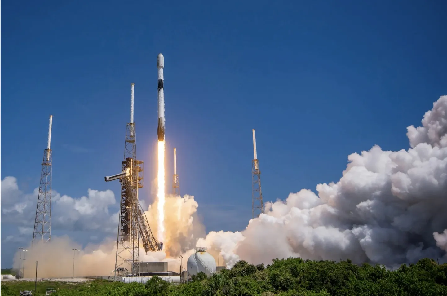 Falcon 9 rakett saadab 13. juunil 2025 orbiidile 23 Starlinki satelliiti.
